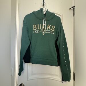 Women’s Fanatics Milwaukee Bucks Semi-Cropped Hoodie Sweatshirt NWT